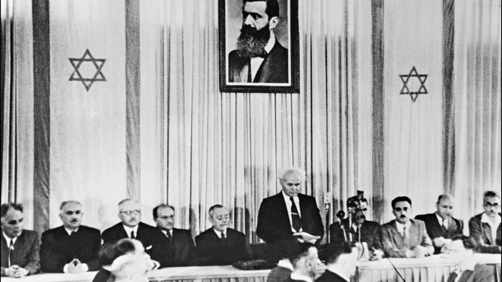 TÖRTÉNELMI PILLANAT David Ben-Gurion 1948. május 14-én bejelenti Izrael állam megszületését AFP fotó