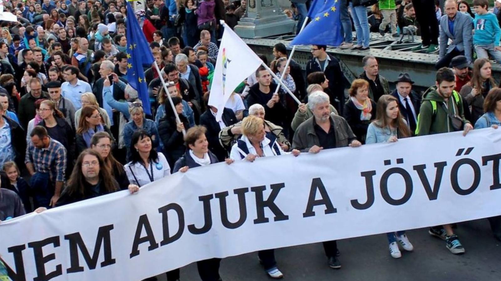 Tüntetés tavaly áprilisban - Forrás: PDSZ/Facebook