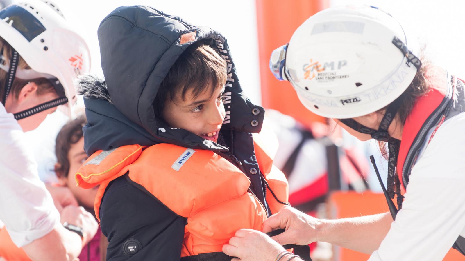 FOTÓ: Laurin Schmid / SOS MEDITERRANEE / DPA /AFP