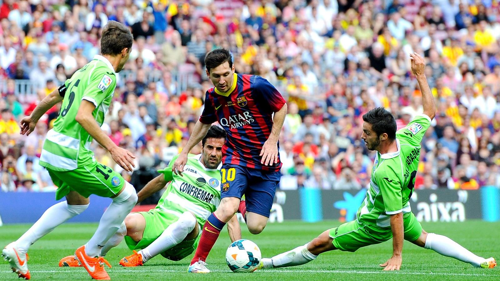 Messi itt épp a Getafe játékosainak életét keseríti. Fotó: David Ramos/GettyImages