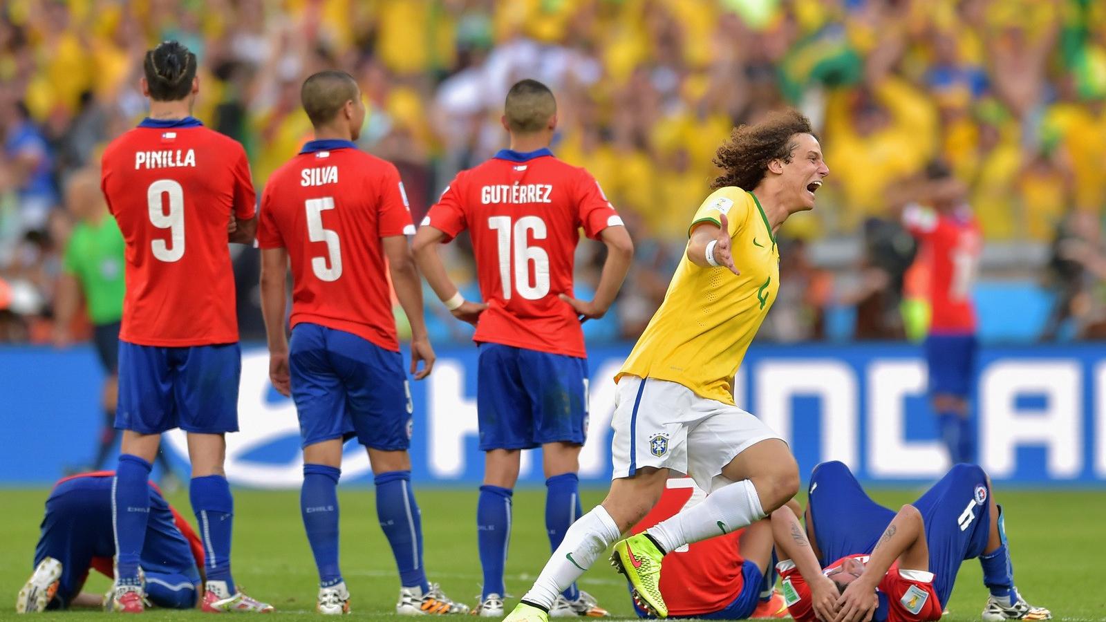 David Luiz kitörő öröme, avagy a braziloknak: tovább! Fotó: Europress/Getty Images/Buda Mendes