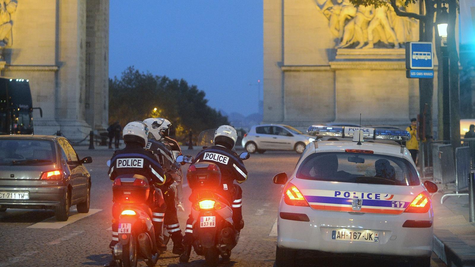 Nagy a készültség a meccsek idején Párizs központjában. Fotó: Antoine Antoniol/Getty Images