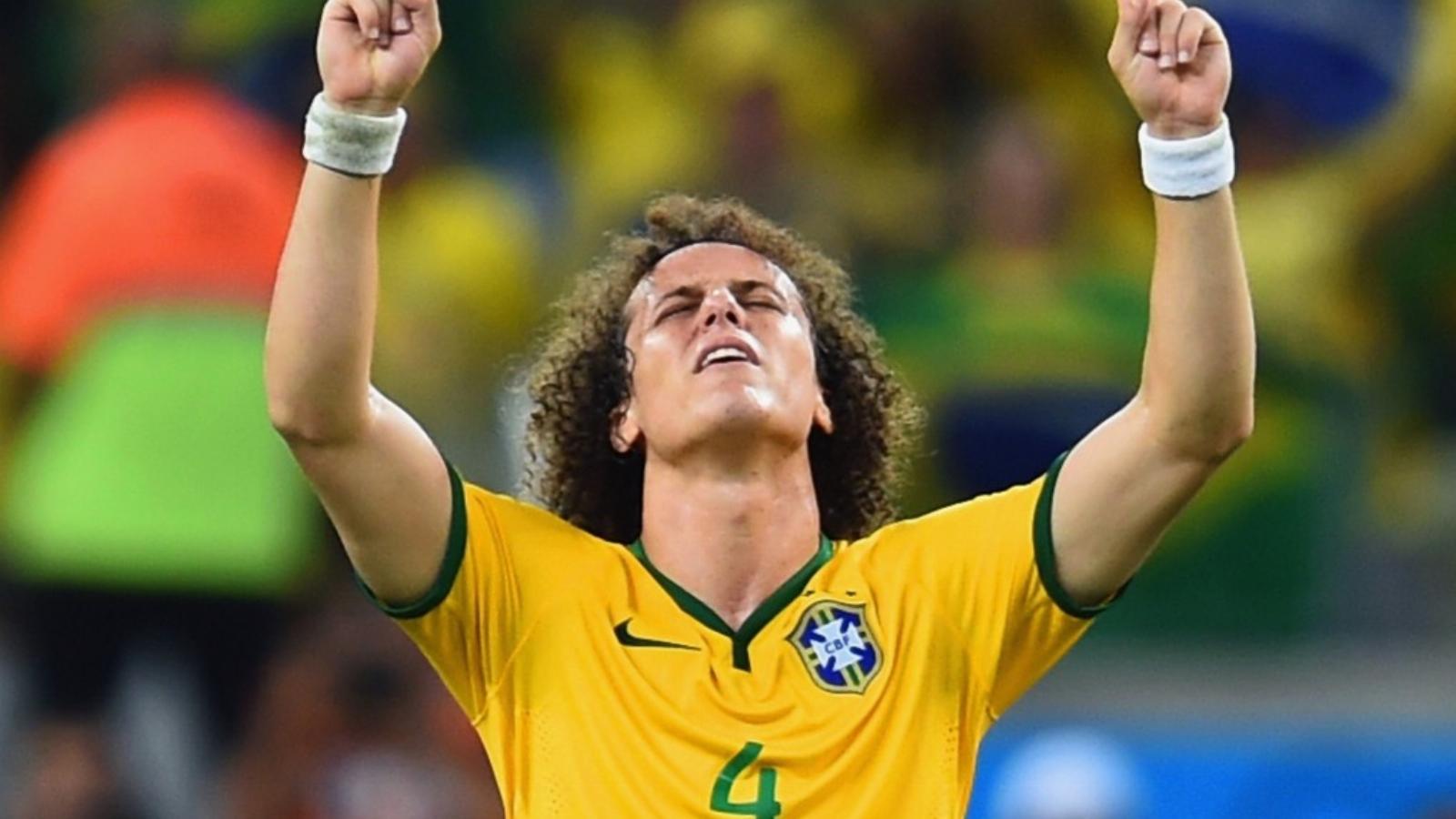 A negyeddöntőben bombagólt lövő David Luiz és társai most nagyon
fogadkoznak, képesek lesznek Neymar nélkül is felérni a csúcsr