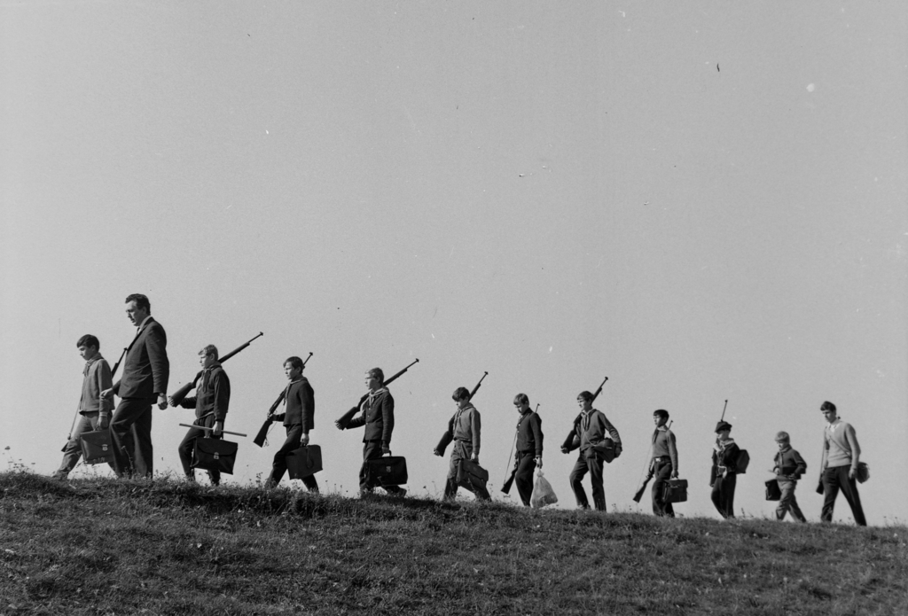 Militarista retróérzés: az MHSZ lövészklub tagjai Tiszaladányban, 1971-ben FORRÁS: FORTEPAN/MHSZ