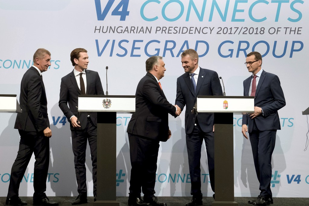 Orbán Viktor magyar, Andrej Babis cseh, Peter Pellegrini szlovák, és Mateusz Morawiecki lengyel miniszterelnök, valamint Sebastian Kurz osztrák kancellár a V4+Ausztria csúcstalálkozó után tartott sajtótájékoztatón. MTI Fotó: Koszticsák Szilárd