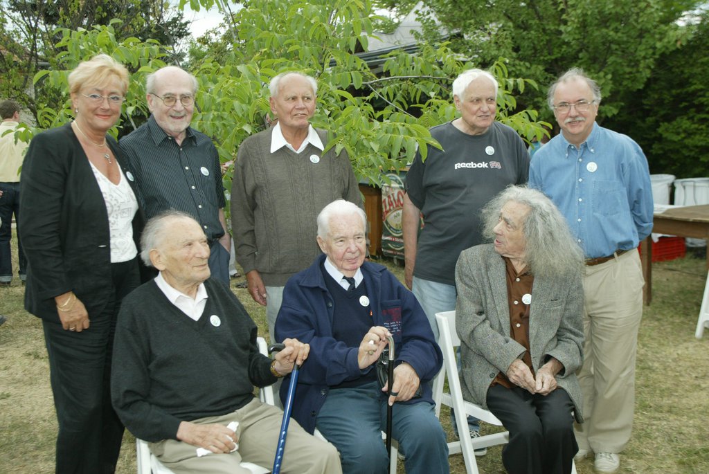 A „nagy öregek” Farkasházyékkal egykor Szárszón: Méray Tibor, Göncz Árpád, Jancsó Miklós, Fejtő Ferenc, Kosáry Domokos, Faludy GyörgyFOTÓ: NÉPSZAVA