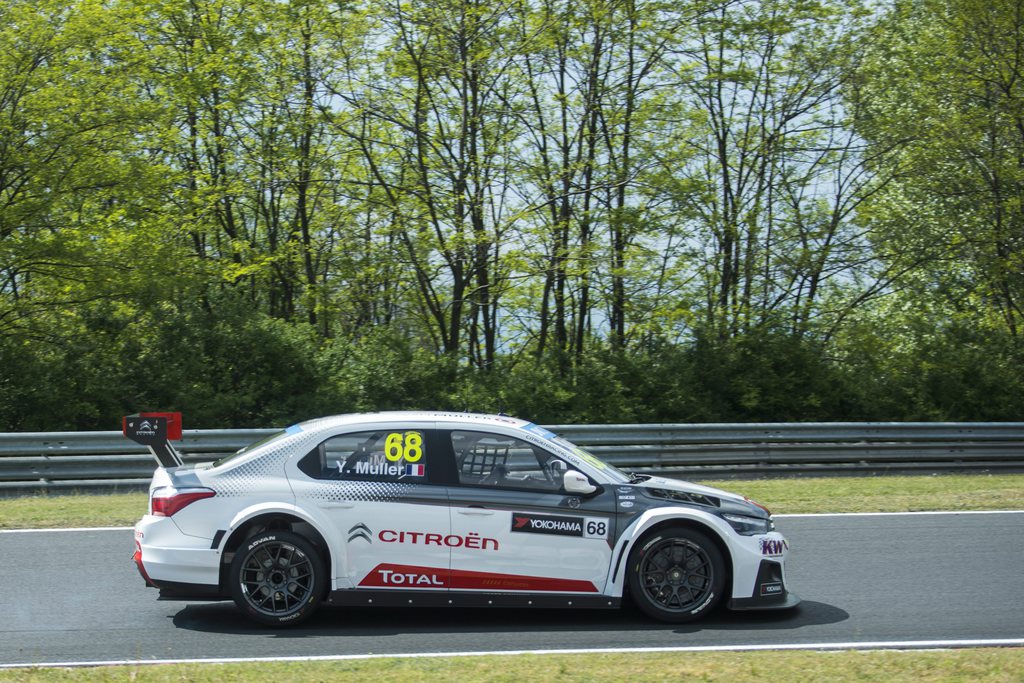 A később első helyet szerző francia Yvan Muller, a Citroën Total WTCC pilótája. MTI Fotó: Marjai János