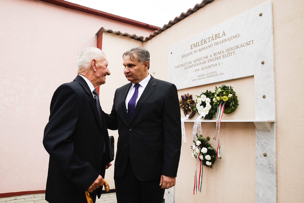 Danyi Béla holokauszt-túlélő és Makai István a szervezet megemlékezésén. MTI Fotó: Balogh Zoltán